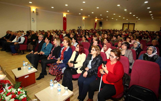 Bayraklı'da türkü gecesi