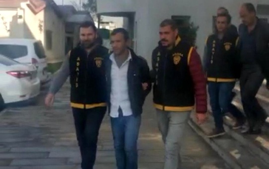 Sarılma bahanesiyle hasta kadını soydular