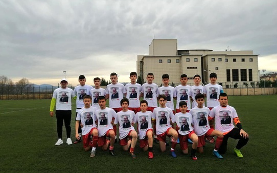 Altyapı takımı ölen beden eğitimini unutmadı