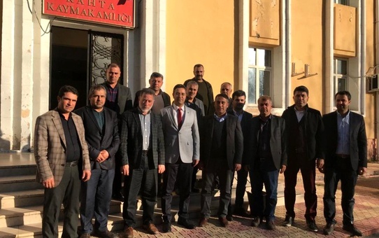Muhtarlardan müdür Dağ'a tam destek