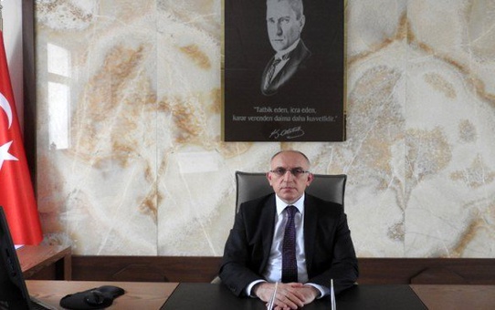 Mustafakemalpaşa Kaymakamı Mehmet Zeki Koçberber emekliye ayrıldı