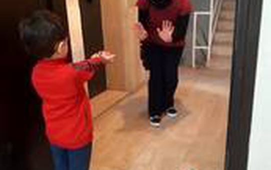 Pandemi hemşiresinin minik oğluyla duygusal görüşmesi