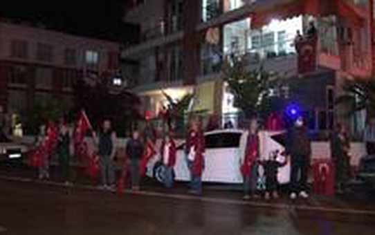 Antalya'da muhtardan ses sistemli 23 Nisan coşkusu