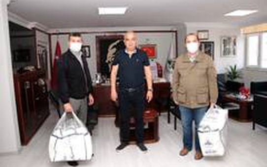 Gurbetçi iş insanları Devrek'e 20 bin adet maske yardımında bulunuldu