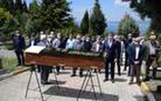 Yazar ve felsefeci Oruç Aruoba son yolculuğuna uğurlandı