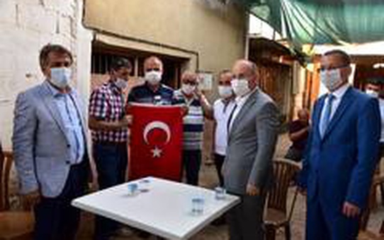 Vali Karadeniz'den şehit ailesine ziyaret