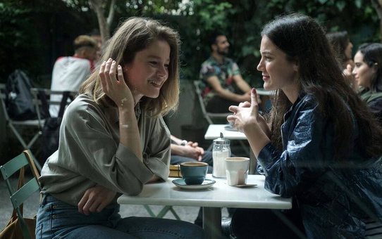7YÜZ'ün yeni hikayesi: Burcu Biricik, Pınar Deniz ve Aras Aydın'ı buluşturdu