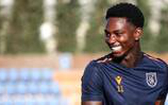 Medipol Başakşehir'den ayrılan Eljero Elia, Utrecht'e transfer oldu