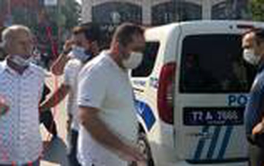 Yayaya yol vermediği için ceza kesilen eski milletvekili polislere hakaret etti