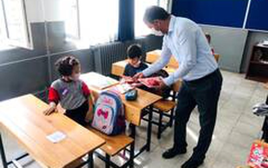 Bakacakkadı Belediye Başkanı öğrencileri unutmadı