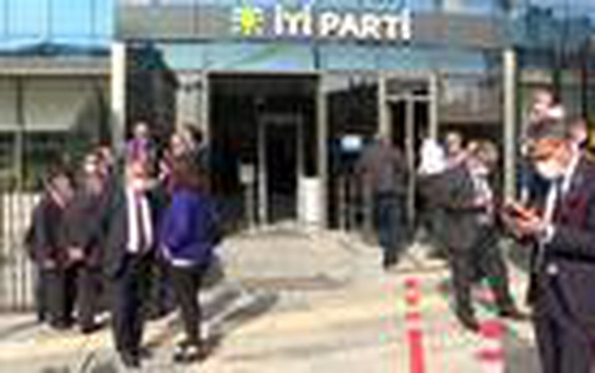 İYİ Parti teşkilatlarından İstanbul Milletvekili Özdağ için ihraç talebi