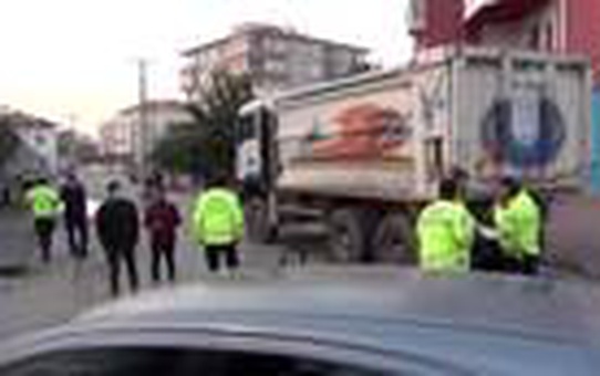 Kamyonun çarptığı bisiklet sürücüsü hayatını kaybetti
