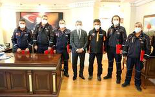 İzmir kahramanlarına başarı belgesi verildi