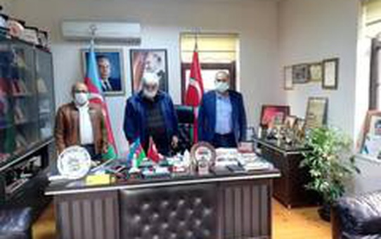 Azerbaycan'ın zafer mutluluğunu paylaştılar