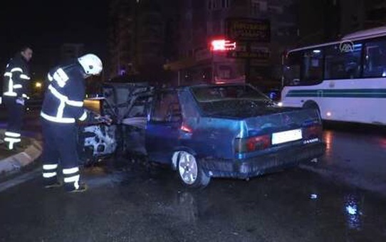 Seyir halindeki otomobil yandı
