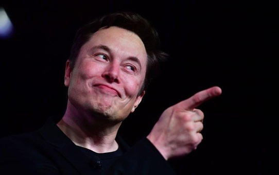 Elon Musk, Jeff Bezos'u geçerek dünyanın en zengini oldu