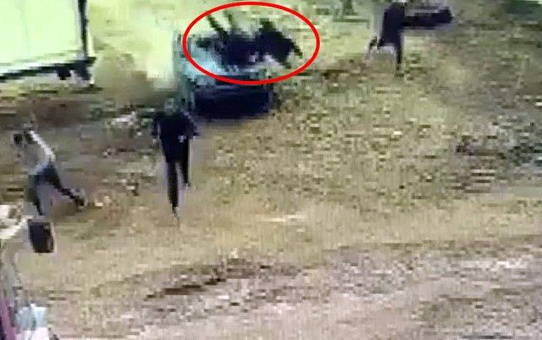 Silahlı arazi kavgasında gözü dönen şüpheli, arabayı husumetlilerinin üzerine sürdü