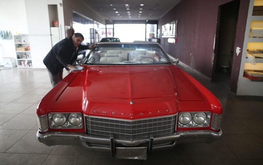 Çürümeye bırakılan 1971 model otomobili ilk günkü ihtişamına kavuşturdu: Değeri 200 bin lira