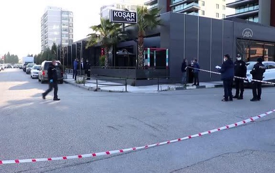 İş yerine ateş açan şüpheli aranıyor