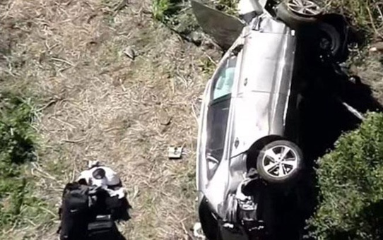 Trafik kazası geçiren golfün efsanesi Tiger Woods hastaneye kaldırıldı
