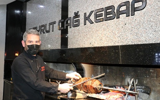 Beyrut Cağ Kebap müşterilerini bekliyor