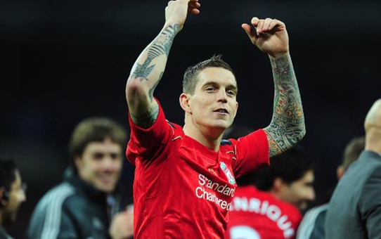 Liverpool'un eski futbolcusu Daniel Agger, futbolu bıraktıktan sonra dövme sanatçısı oldu