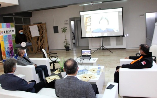 FÜ'de 'Günümüzde kadın' programı