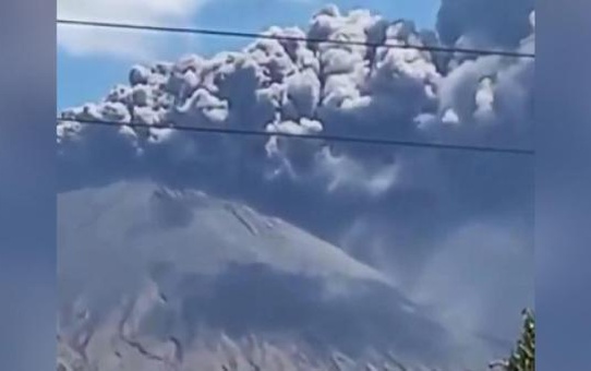 Nikaragua'daki San Cristobal yanardağı şehri küle boğdu