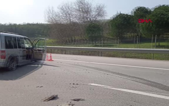 Son dakika haberi... BURSA Ters yöne giren otomobil, hafif ticari araçla çarpıştı 1 ölü, 3 yaralı