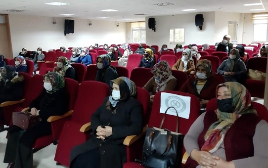 Kahta'da 'Aile ve çocuk' konulu seminer verildi