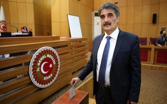 Sivas İl Genel Meclisi Başkanı Hakan Akkaş yeniden göreve seçildi