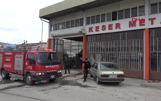 AFYON 4 İŞ YERİ YANMAKTAN SON ANDA KURTARILDI, ÇALIŞANLARIN PANİK ANI KAMERAYA YANSIDI