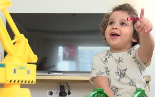 3 YAŞINDAKİ ATA KEMAL, DÜNYA SES GÜNÜ'NDE 'SES'İNE KAVUŞTU