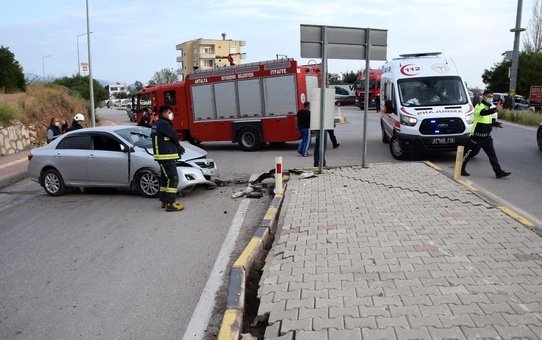 Kontrolden çıkan otomobil karşı şeride geçti: 1 yaralı