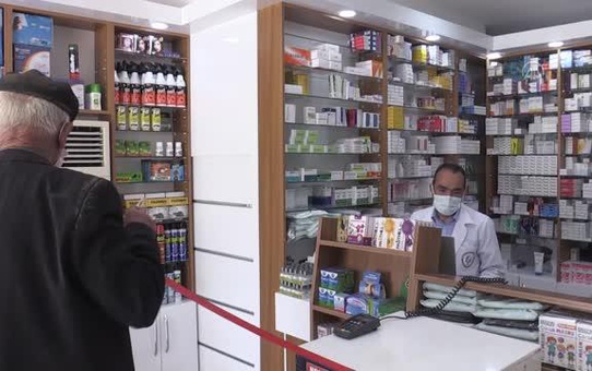 İç Anadolu'da esnaf 'tam kapanma' sürecinde tedbirler çerçevesinde hizmetini sürdürüyor