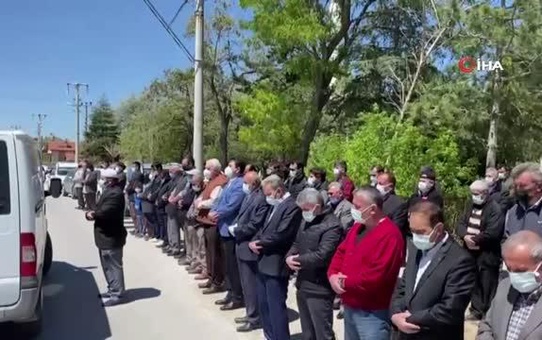 Eski Bakan Akcan'ın acı günü