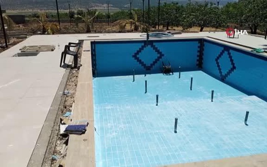 Başına gelmeyen kalmadı...Fırtınada evinin çatısı uçmuştu, şimdi de yapımı süren bağ evinin bahçesindeki kuyuya bir kişi düştü