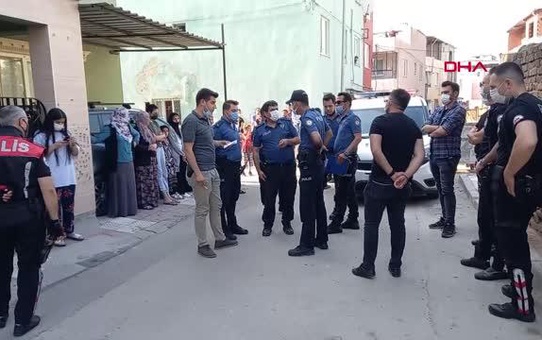 MANİSA SOKAĞA DÖKÜLEN MOLOZ İKİ AİLEYİ KARŞI KARŞIYA GETİRDİ