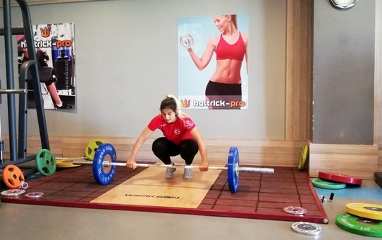 Milli ciritçi Eda Tuğsuz olimpiyatlara Palandöken'de hazırlanıyor