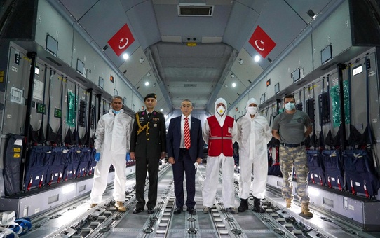 Kızılay'ın gönderdiği tıbbi malzemeler Hindistan Kızılhaçı'na teslim edildi