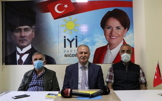 İYİ Parti GİK Üyesi Mümin İnan, Adana'da bir kişinin yumruklu saldırısına uğradığını iddia etti