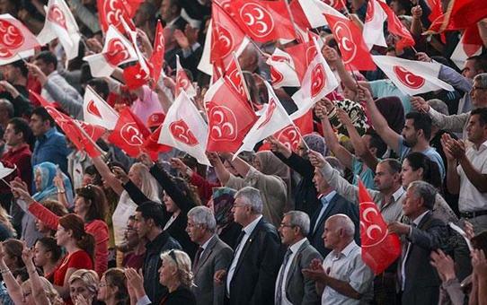 'CHP'den başka parti kazanamaz' diyerek MHP'den istifa etti! Yanında 2 bin kişiyi de götürüyor