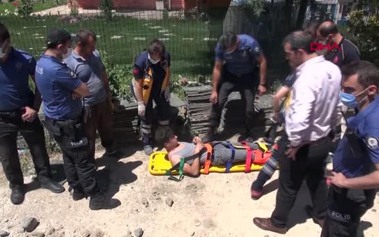TOKAT ÇÖKEN BALKONUN ALTINDA KALAN GENÇ YARALANDI
