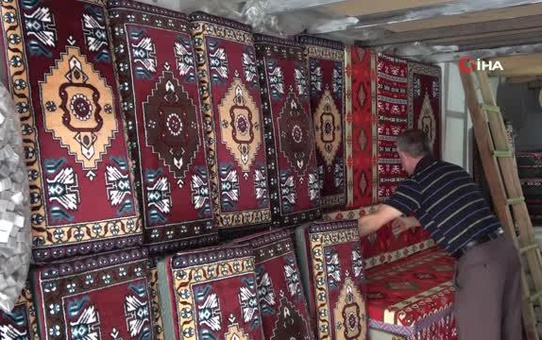 Bin yıllık geleneği kentte tek başına sürdürüyor