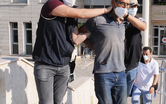KIRMIZI BÜLTENLE ARANIRKEN MUĞLA'DA YAKALANAN FİRARİ TUTUKLANDI
