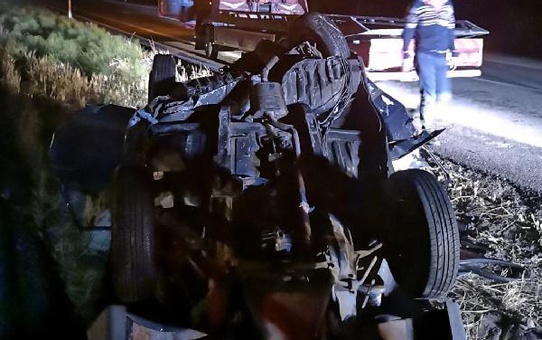 Son dakika: TIR, park halindeki otomobile çarptı; Bülent ile dedesi öldü