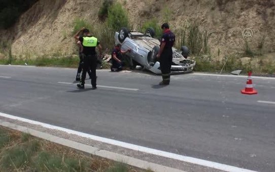 Takla atan otomobilin sürücüsü yaralandı