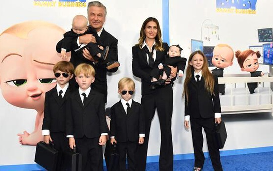 Altı çocuklu aile galada: Hepsi öyle uslu durdu ki!