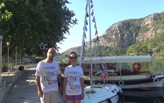 Öğretmen çift, denizcilikle ilgili farkındalık oluşturmak için yelkenle tura çıktı