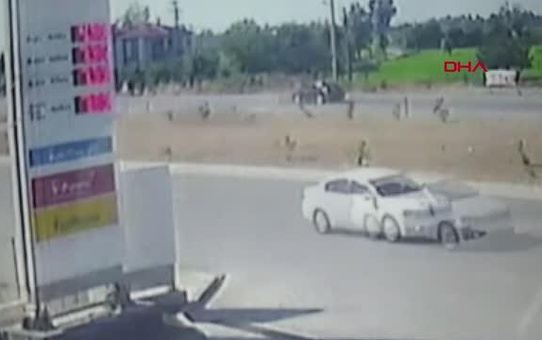 Son dakika haber | MOTOSİKLET SÜRÜCÜSÜNÜN ÖLDÜĞÜ KAZA KAMERADA